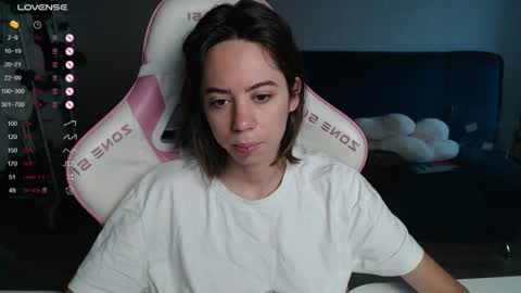 Snapshot of allie_hazie chatting on 07.26.26 alice online show from 07.26.26