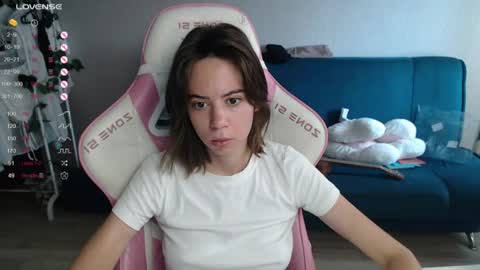 Snapshot of allie_hazie chatting on 08.02.26 alice online show from 08.02.26