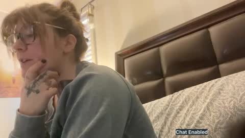 Snapshot of allieberrybb chatting on 12.16.24 bb online show from 12.16.24