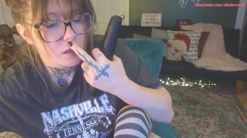 Snapshot of allieberrybb chatting on 12.17.24 bb online show from 12.17.24