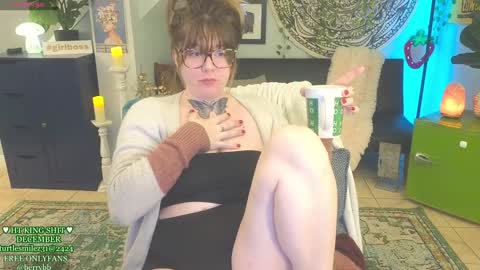 Snapshot of allieberrybb chatting on 12.30.24 bb online show from 12.30.24