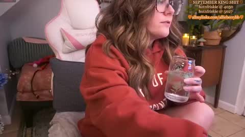 Snapshot of allieberrybb chatting on 09.20.25 bb online show from 09.20.25