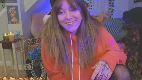 Snapshot of allieberrybb chatting on 10.11.25 bb online show from 10.11.25