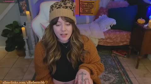 Snapshot of allieberrybb chatting on 11.11.25 bb online show from 11.11.25