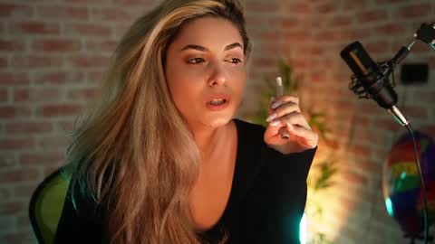 Allie online show from 12.24.24