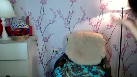 Snapshot of allirah20x chatting on 02.20.25 Allirah online show from 02.20.25