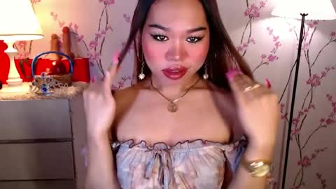 Snapshot of allirah20x chatting on 03.10.25 Allirah online show from 03.10.25