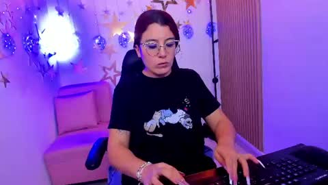 Snapshot of allisonlove_88 chatting on 06.18.26 ALLISON online show from 06.18.26