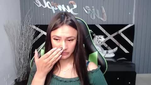 Snapshot of allisson_a chatting on 01.16.25 Allisson online show from 01.16.25