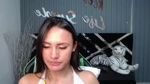 Snapshot of allisson_a chatting on 01.16.25 Allisson online show from 01.16.25