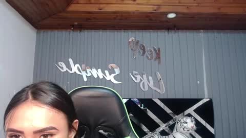 Snapshot of allisson_a chatting on 01.28.25 Allisson online show from 01.28.25