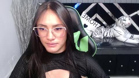 Snapshot of allisson_a chatting on 02.14.25 Allisson online show from 02.14.25