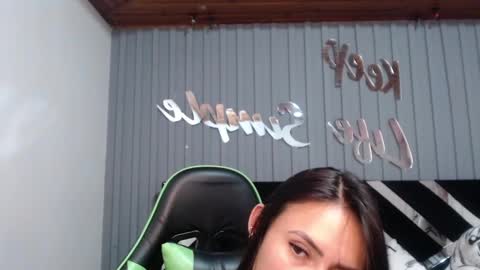 Snapshot of allisson_a chatting on 02.15.25 Allisson online show from 02.15.25