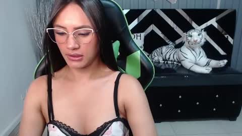 Snapshot of allisson_a chatting on 02.21.25 Allisson online show from 02.21.25