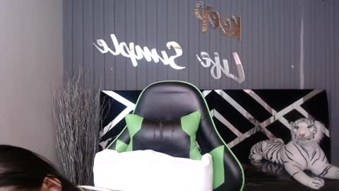 Snapshot of allisson_a chatting on 03.08.25 Allisson online show from 03.08.25