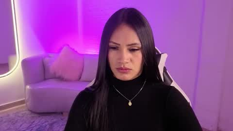 Snapshot of allisson_a chatting on 11.21.25 Allisson online show from 11.21.25