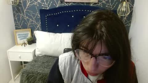 Snapshot of alllyson_ chatting on 06.02.26 alison online show from 06.02.26