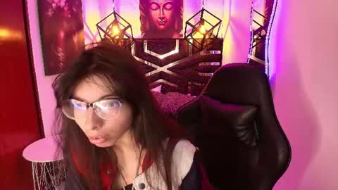 Snapshot of alllyson_ chatting on 06.22.26 alison online show from 06.22.26
