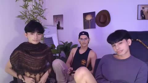 Snapshot of alluring_alpha chatting on 04.18.26 kim and josh online show from 04.18.26