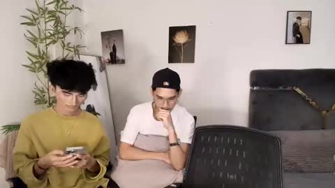 Snapshot of alluring_alpha chatting on 05.12.26 kim and josh online show from 05.12.26
