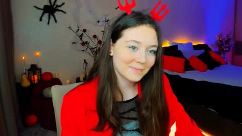 alluringeyess online show from 10.29.25