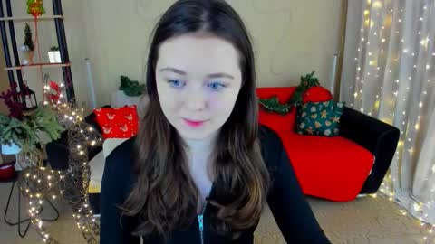 alluringeyess online show from 12.14.25