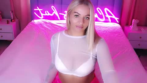 AlwaysHot online show from 10.23.25