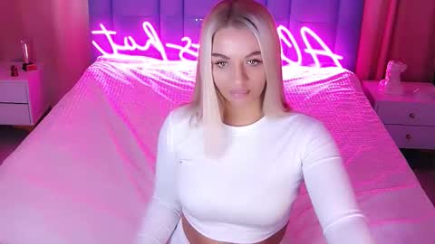 AlwaysHot online show from 10.25.25