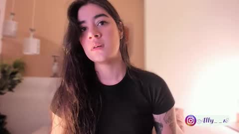 Snapshot of ally_addams chatting on 12.19.25 Ally online show from 12.19.25