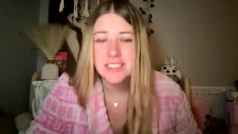 Snapshot of allyanalangel chatting on 03.09.25 allyanalangel online show from 03.09.25