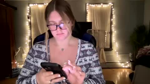 Snapshot of allyanalangel chatting on 03.11.25 allyanalangel online show from 03.11.25