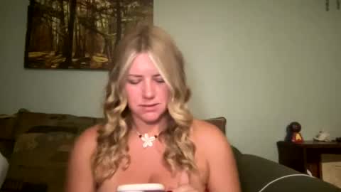 Snapshot of allyanalangel chatting on 10.02.25 allyanalangel online show from 10.02.25