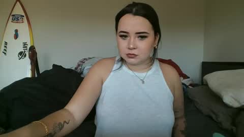 Snapshot of allylove2626 chatting on 10.09.25 allylove2626 online show from 10.09.25