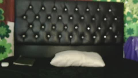 Allys xoxo online show from 02.03.25