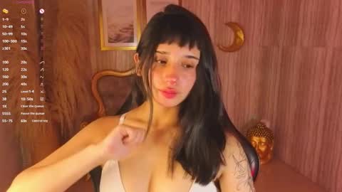 Allysa  online show from 11.13.25