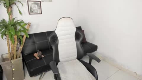 Snapshot of allyssann_smith chatting on 02.24.26 allyssann online show from 02.24.26