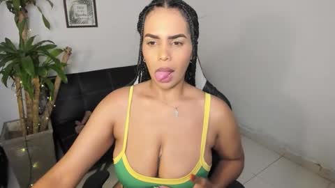 Snapshot of allyssann_smith chatting on 02.25.26 allyssann online show from 02.25.26