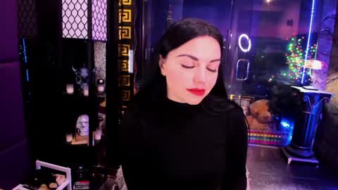 Snapshot of alma_pearl chatting on 06.18.26 Alma online show from 06.18.26
