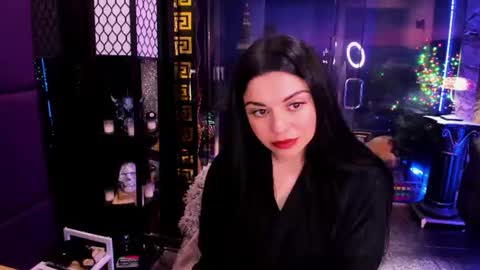 Snapshot of alma_pearl chatting on 06.19.26 Alma online show from 06.19.26