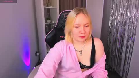 Amina online show from 02.11.25