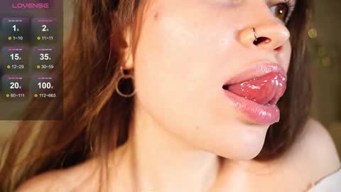 Snapshot of alma_yammy chatting on 01.12.26 Alma online show from 01.12.26