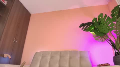 Alma Castillo online show from 10.30.25