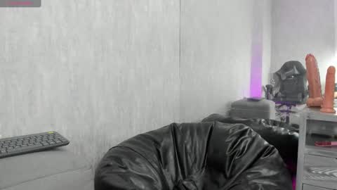 Santy online show from 10.03.25