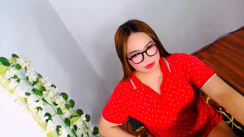 Almira online show from 11.12.25