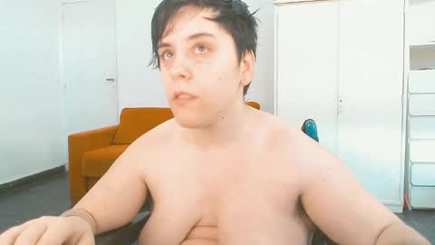 Snapshot of almondonwheels chatting on 02.09.25 Almond online show from 02.09.25