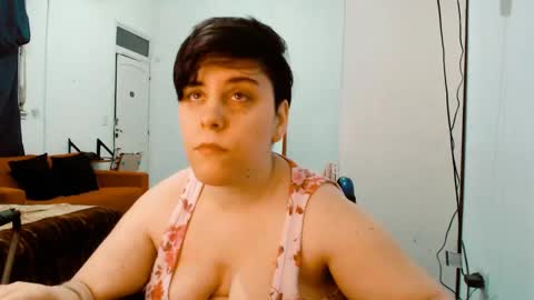 Snapshot of almondonwheels chatting on 10.07.25 Almond online show from 10.07.25