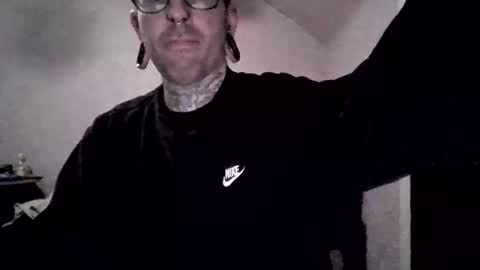 Snapshot of aloewish chatting on 11.16.25 Aloe online show from 11.16.25