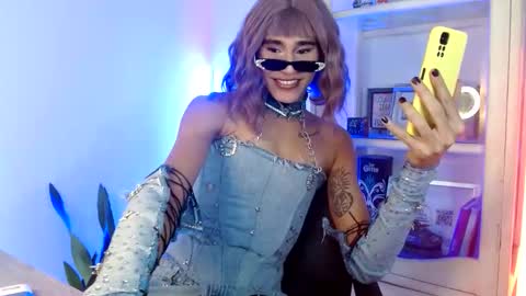 Snapshot of alogenotwink chatting on 09.19.25 STEPHAN online show from 09.19.25