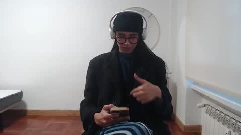 Snapshot of alogenotwink chatting on 03.30.26 STEPHAN online show from 03.30.26