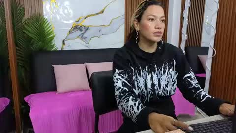 alonddra_tay online show from 04.29.26